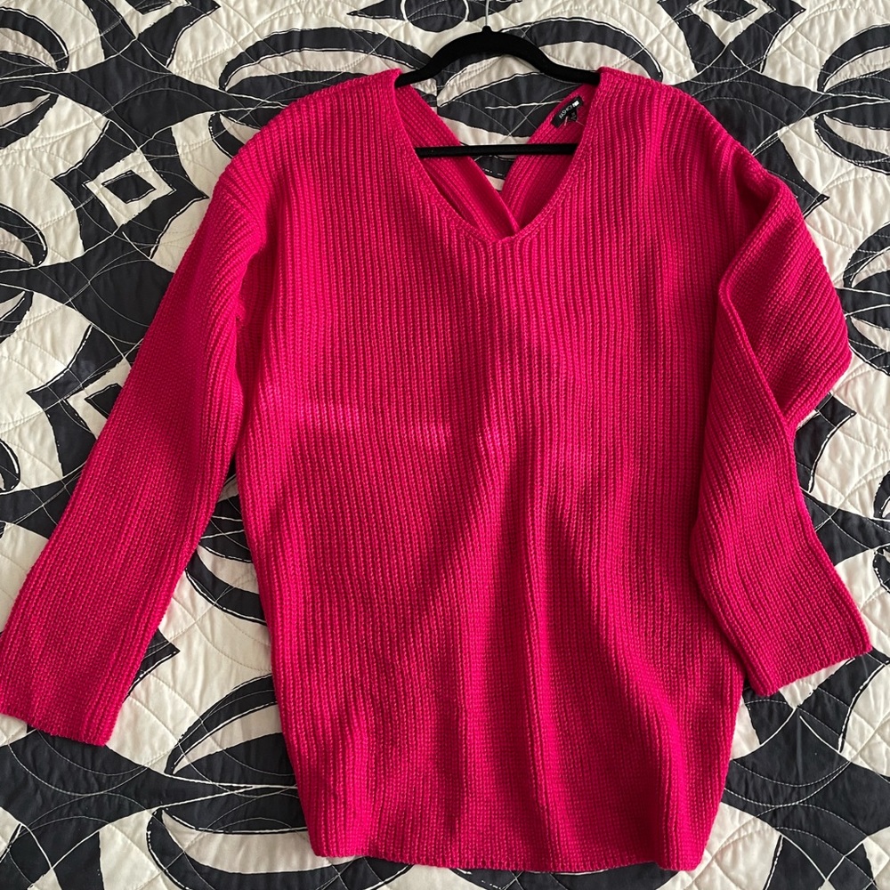 Fuchsia knot sweater
